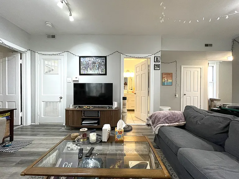 1256 N Bosworth Ave #3 — Photo 21