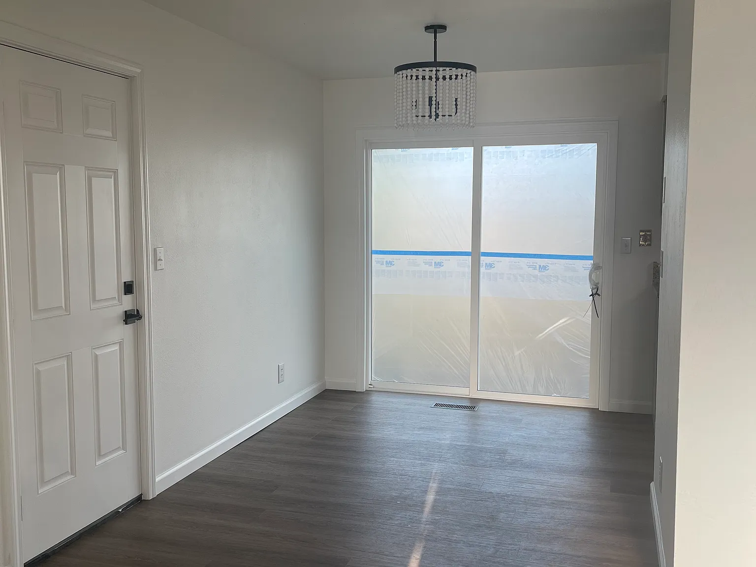 3 bed, 1008 sqft, $2,000 — Photo 3
