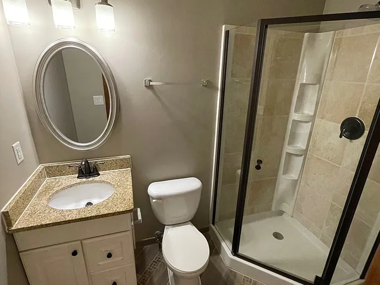 Oliver Apartments — Photo 7
