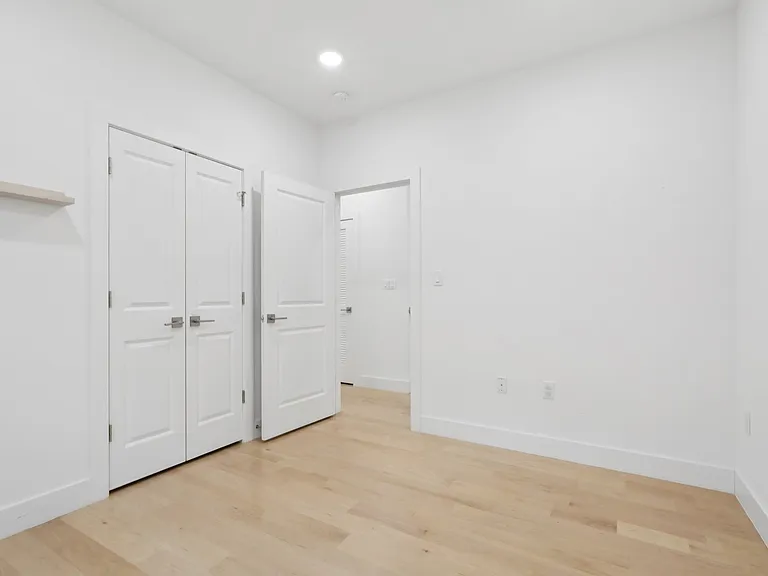 131 Zabriskie St #1 — Photo 25