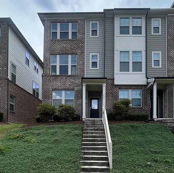 1401 Town Home Dr #1 — Photo 1