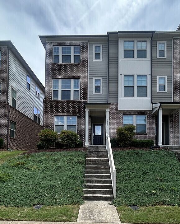 1st image of 1401 Town Home Dr #1