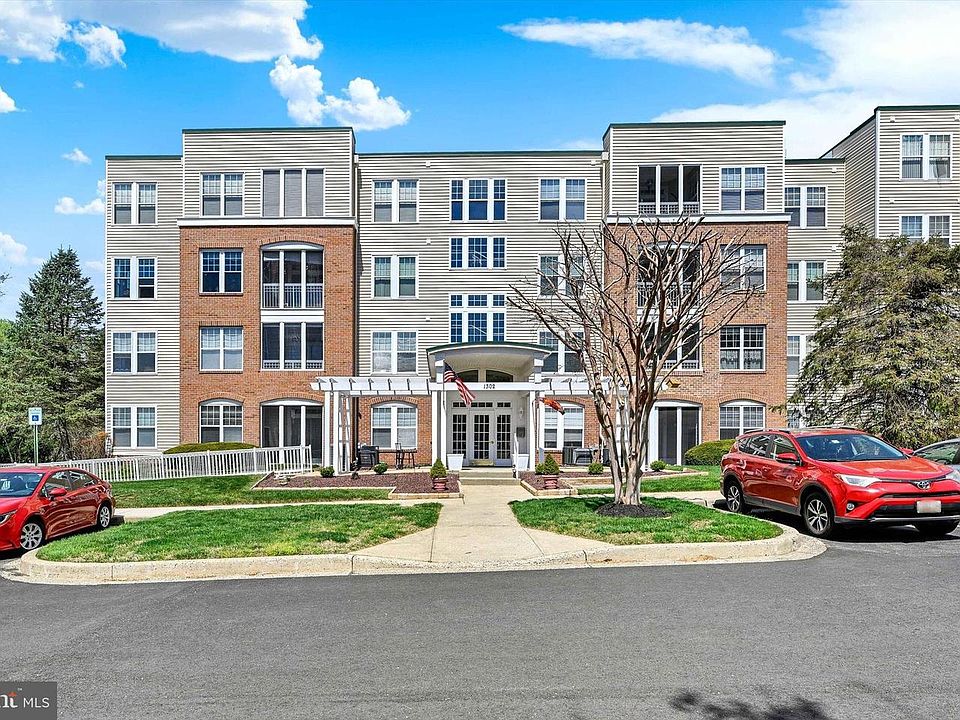 1st image of 1302 Scottsdale Dr Unit 176