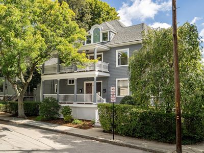 55 Harrison St #2, Brookline, MA, 02446