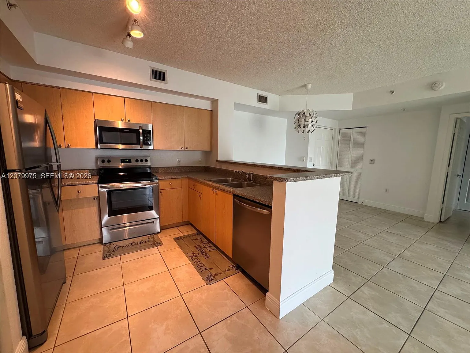 El-Ad Nob Hill Condo — Photo 3