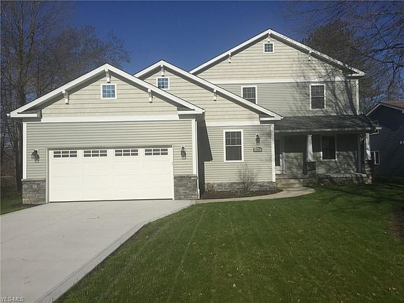 2nd image of 1533 Lake Crest Dr