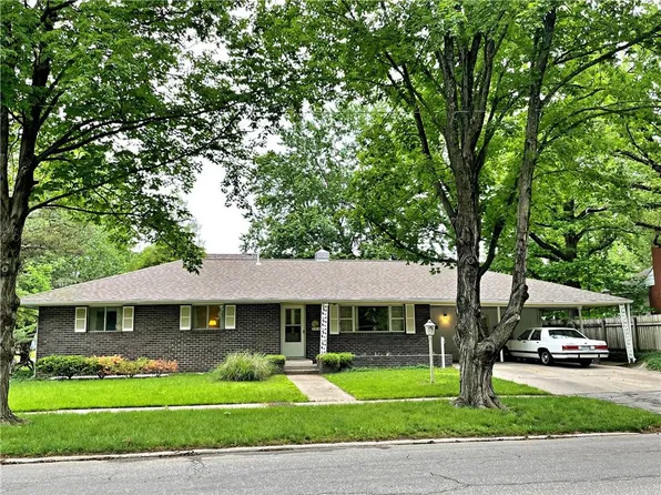 208 S Walnut St, Pittsburg, KS 66762