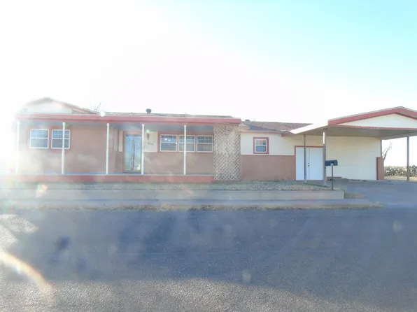 805 W 11th St, Crane, TX 79731