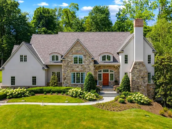 5 Pemberton Ln, Doylestown, PA 18901