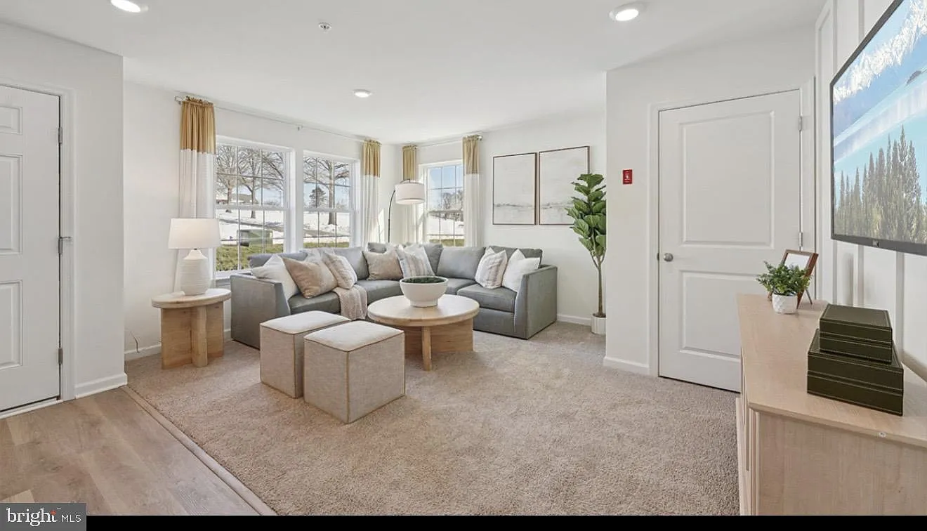 3 bed, 2.5 bath, 1763 sqft, $3,350 — Photo 3