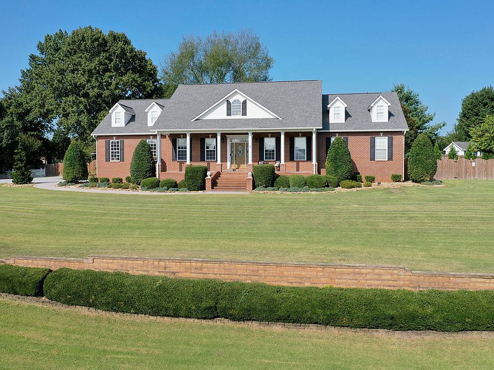 1st image of 4015 Hirst Cir