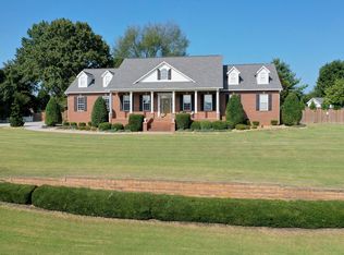 4015 Hirst Cir, Lenoir City, TN 37772