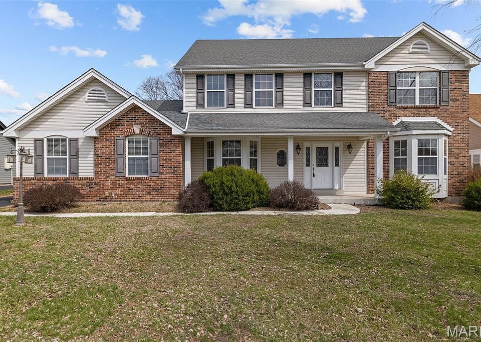 1st image of 230 Fox Ridge Dr