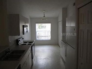 5th image of 2033 White Eagle St