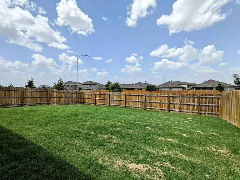 121 Dylan Dr — Photo 21