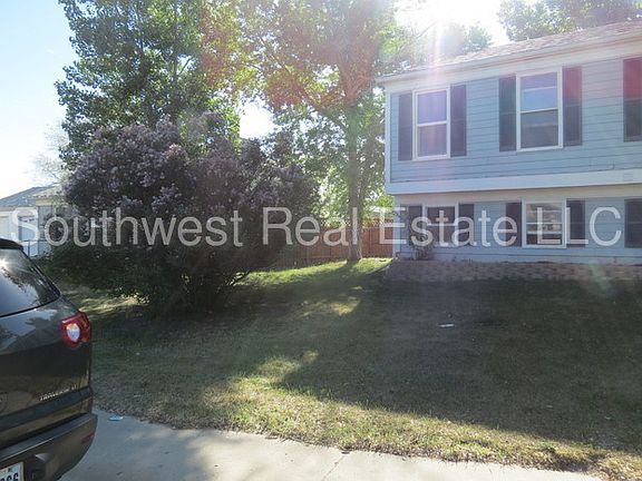 5th image of 1700 Iowa Cir