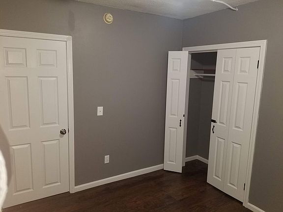 2nd image of 897 Branch Ave #1R