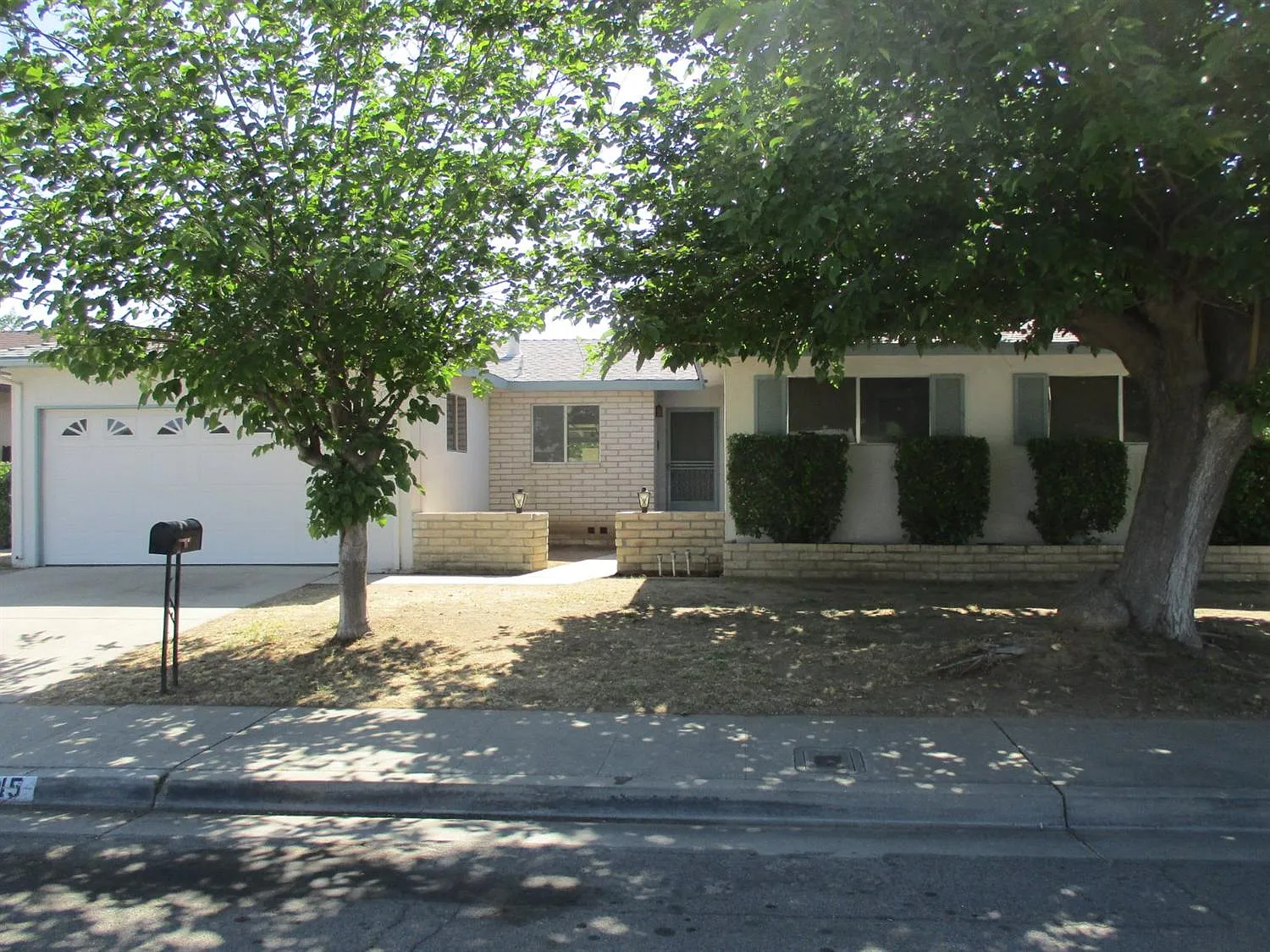 1445 Fordham Ave photo 1