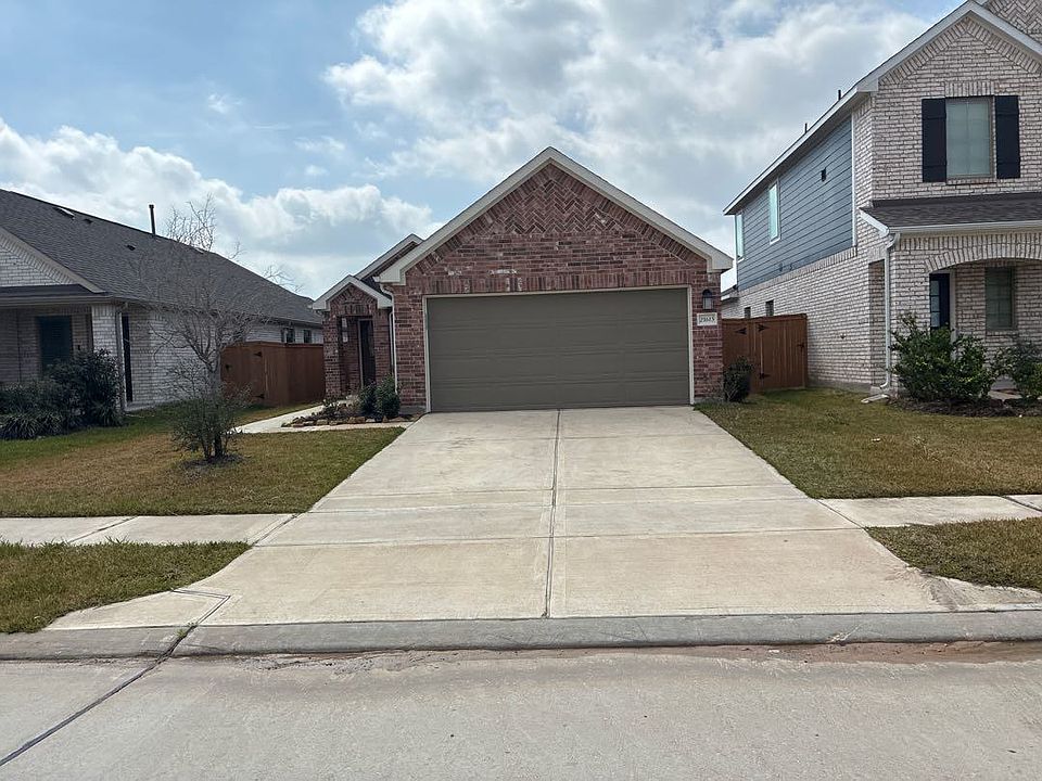1st image of 21615 Coral Mist Dr