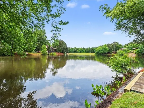 8895 Willowbrae Ln, Roswell, GA 30076