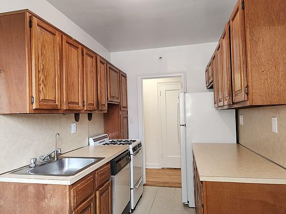 3rd image of 30-47 Hobart St #5K