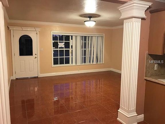 5th image of 937 Baltimore Dr