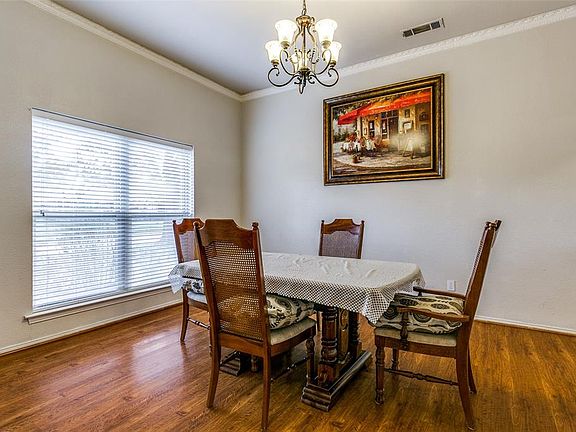 4th image of 2905 Fountain Head Dr