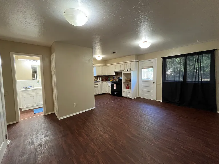 1508 Tanglewood Dr — Photo 7