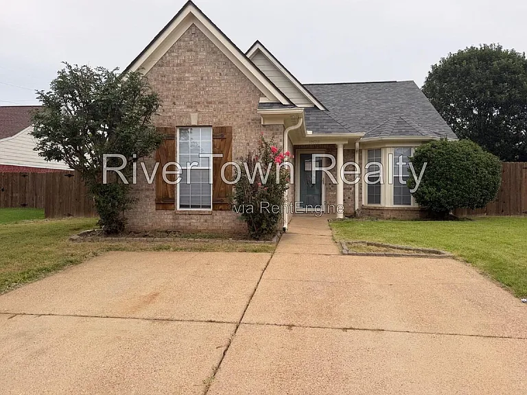 10570 Pecan View Dr — Photo 1