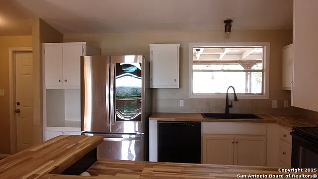 252 Sir Winston Dr — Photo 11