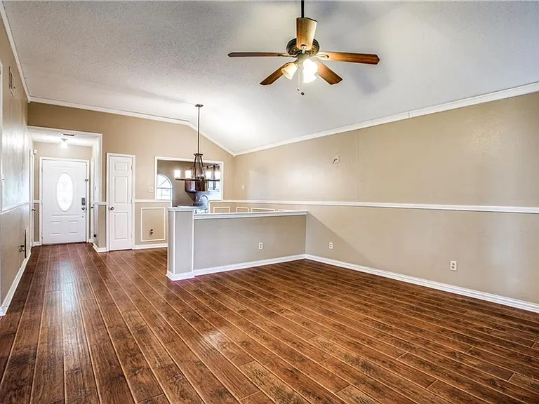 6817 Haltom Rd — Photo 6