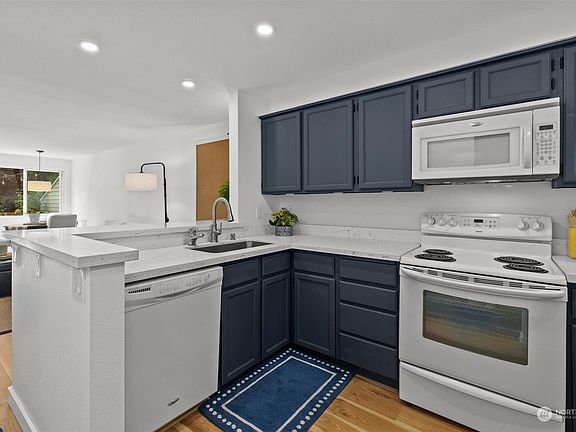 2nd image of 9641 NE 121st Lane