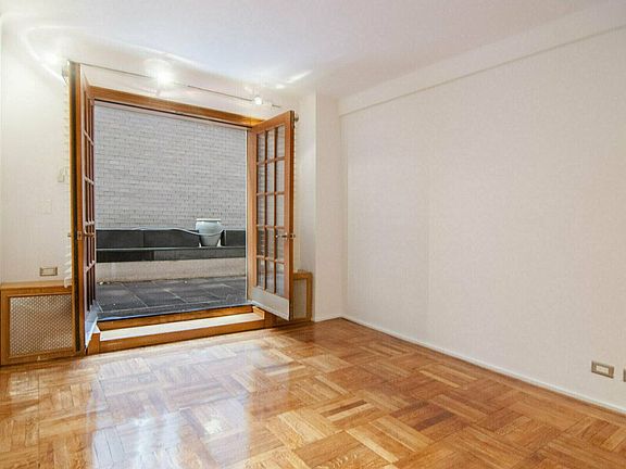 5th image of 150 W 58th St APT 2D