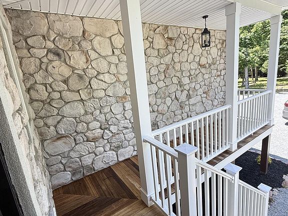 5th image of 5327 Maple Ln