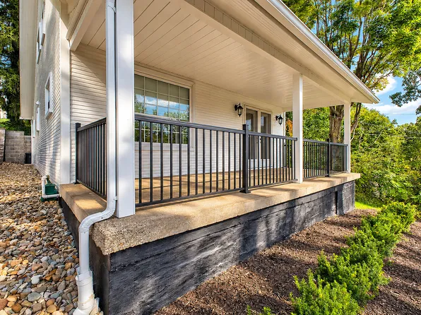 301 Silvis St, Jeannette, PA 15644