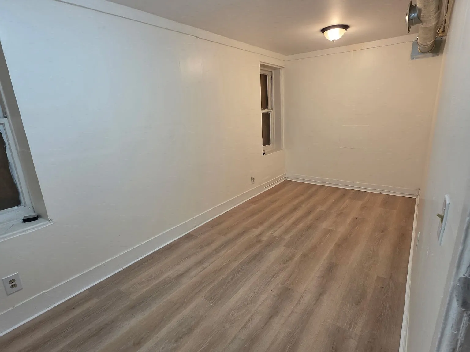 2 bed, $1,300 — Photo 3