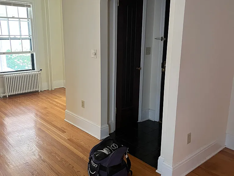 198 Pawling Ave #22 — Photo 10