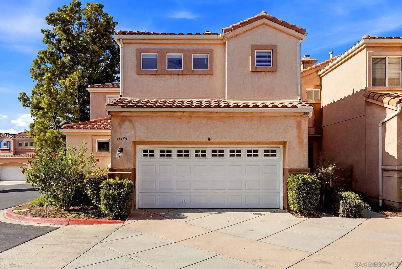 3 bed, 1355 sqft, $3,700 — Photo 2