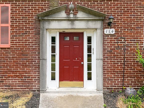 2nd image of 114 E Cherry Parke