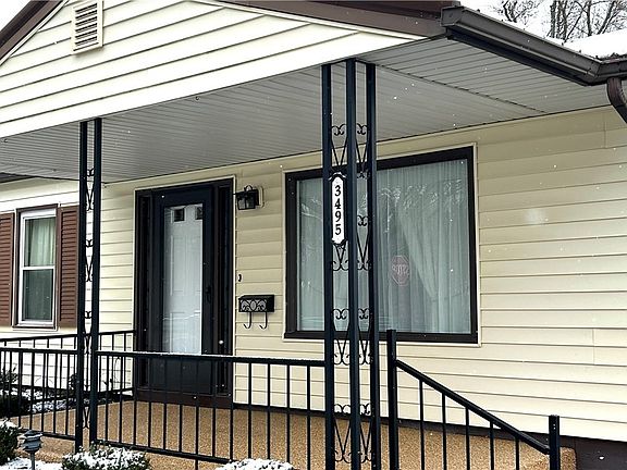 2nd image of 3495 Oakview Dr