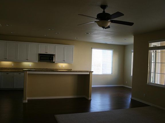 4th image of 15310 Crimson St