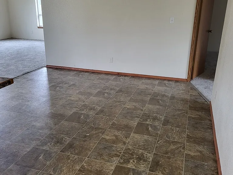 291 NE Maple Ave — Photo 10