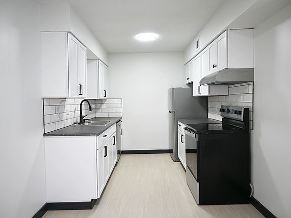 Newly updated kitchen at Cielo 120.