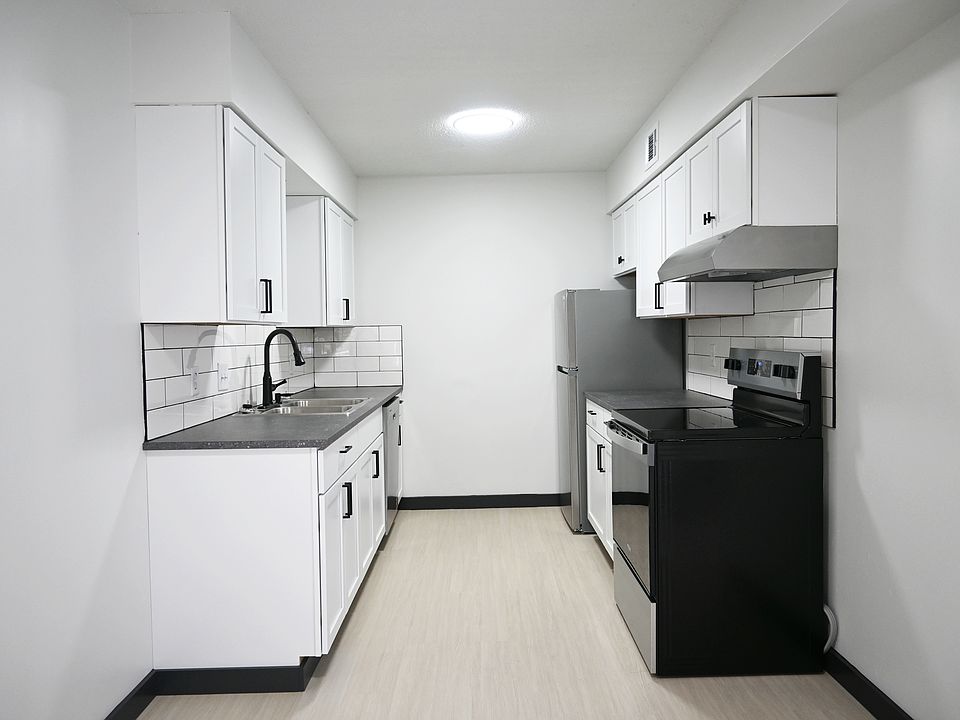 Newly updated kitchen at Cielo 120.