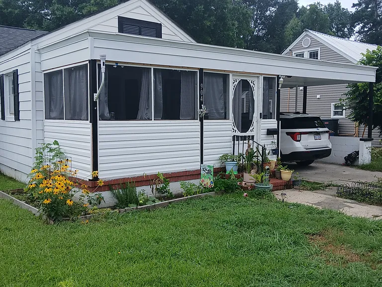 904 N McKay Ave — Photo 1