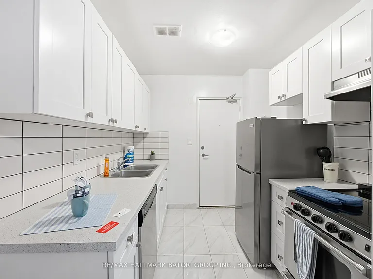 221 Russell Hill Rd #303 — Photo 11
