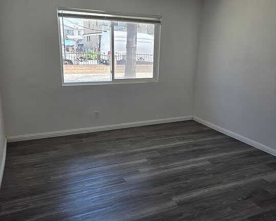 5th image of 2417 S Budlong Ave #2-U-1