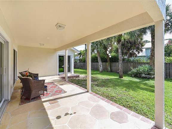 2nd image of 3061 SW Grapevine Ln
