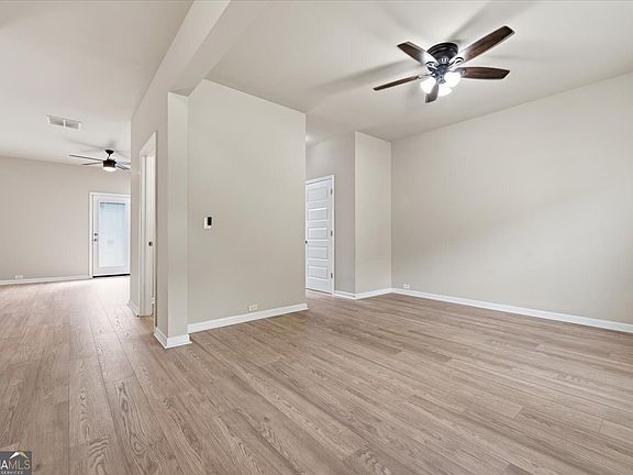 3rd image of 2466 Foxy Dr