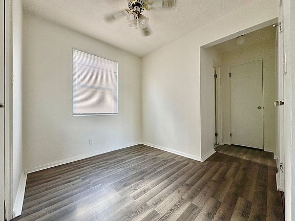 4th image of 2530 Pleasant St #2